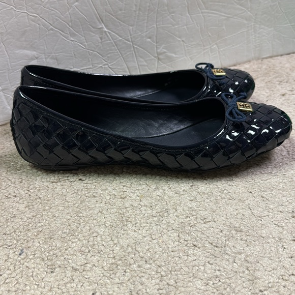 Women’s Tory Burch Woven Navy Patent Leather Flats Size 7M - Picture 1 of 4
